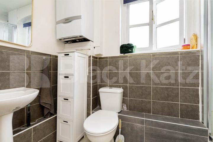 Spacious two bed with wood floors, double bedrooms & mins to regents park Scott Ellis Gardens, St Johns Wood